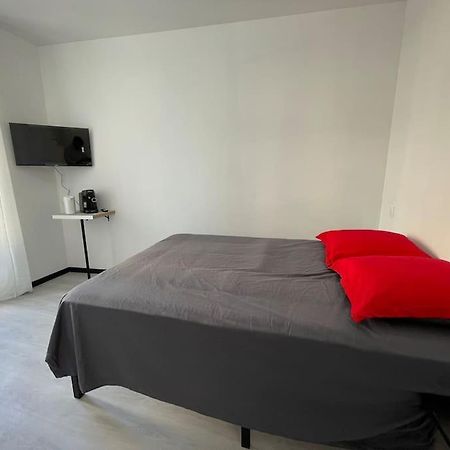 Studio A2 18M2 Cosy 5Minutes Gare Parking Gratuit Rue De La Mure Roanne Exterior photo