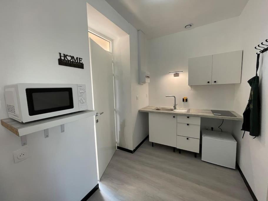 Studio A2 18M2 Cosy 5Minutes Gare Parking Gratuit Rue De La Mure Roanne Exterior photo