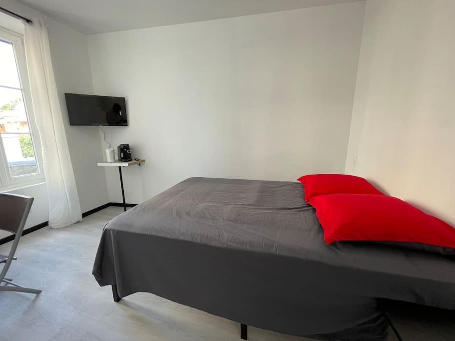 Studio A2 18M2 Cosy 5Minutes Gare Parking Gratuit Rue De La Mure Roanne Exterior photo